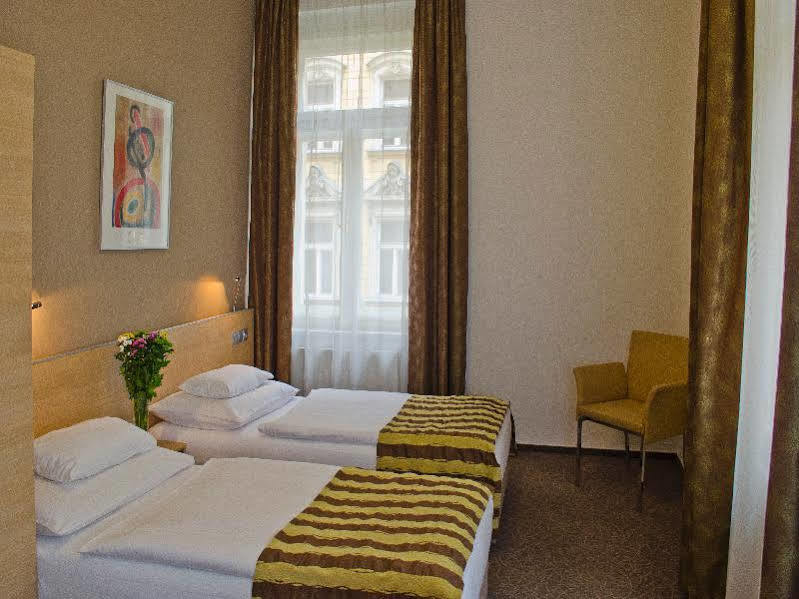 Páv Hotel